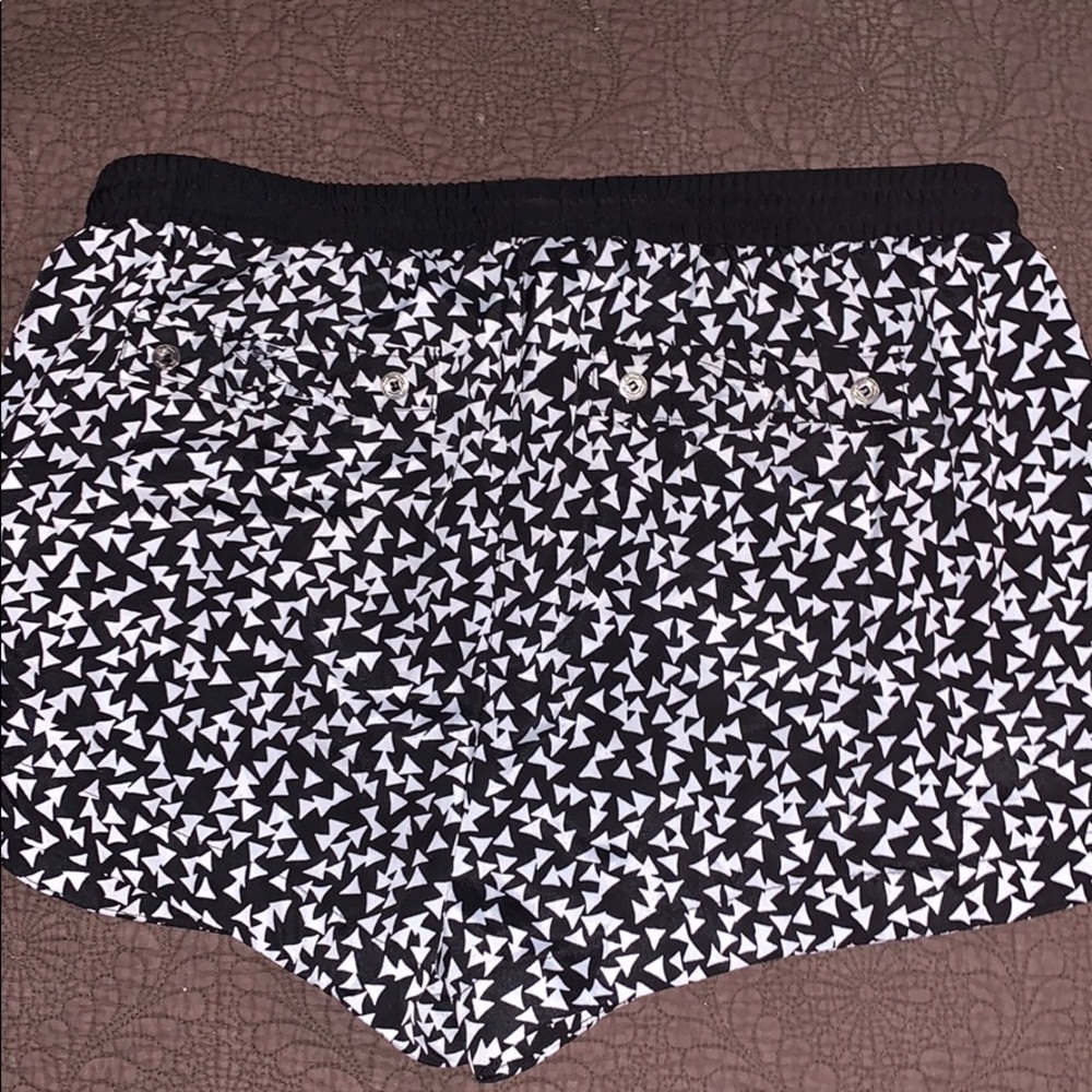 Drawstring shorts - Picture 2 of 3